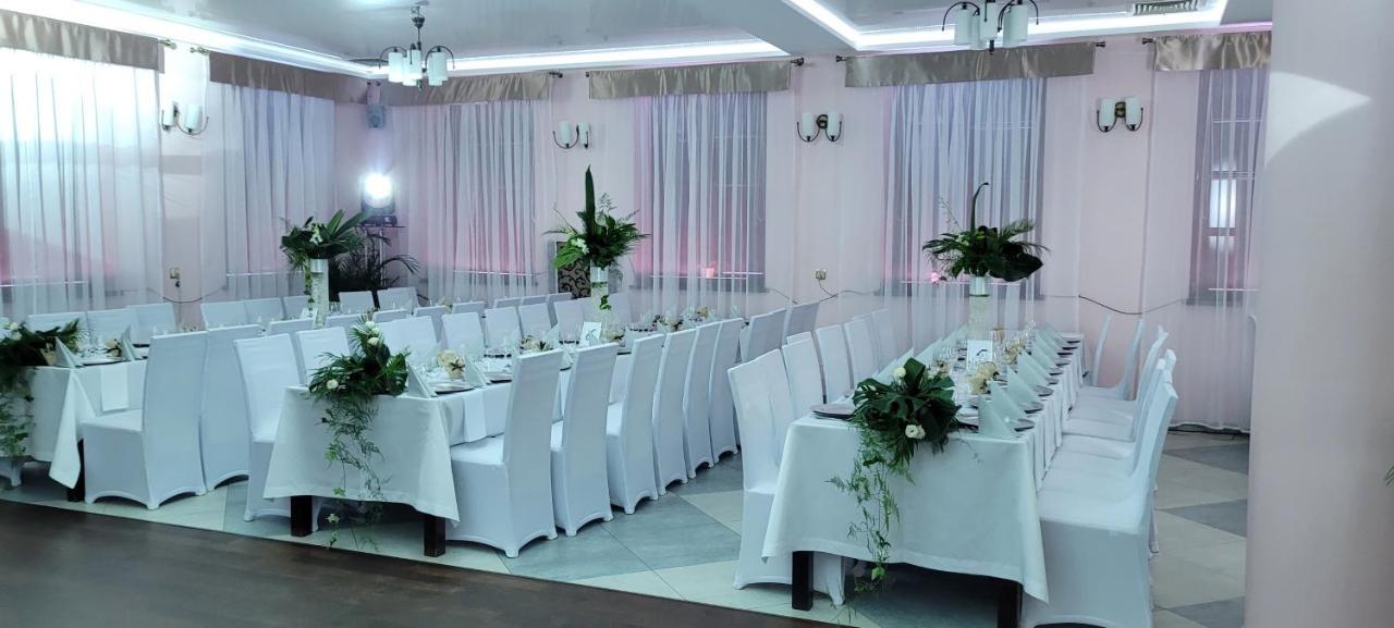 Hotel Rytwiany Ngoại thất bức ảnh