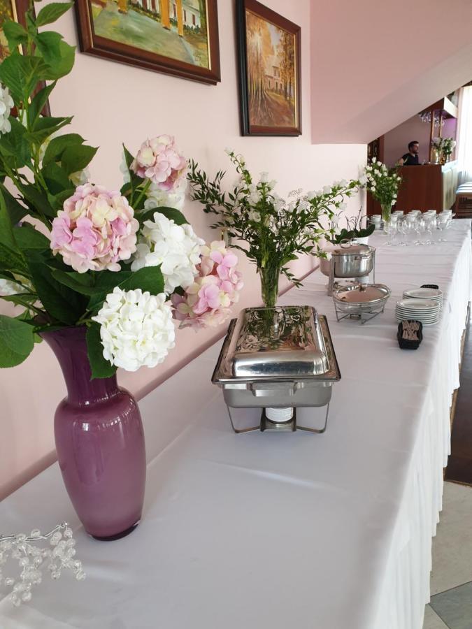 Hotel Rytwiany Ngoại thất bức ảnh