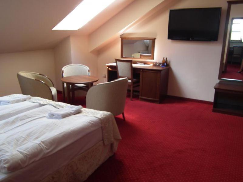 Hotel Rytwiany Ngoại thất bức ảnh