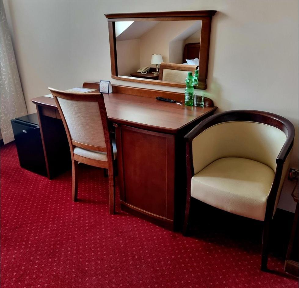 Hotel Rytwiany Ngoại thất bức ảnh