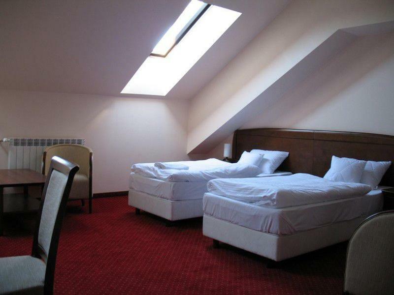 Hotel Rytwiany Ngoại thất bức ảnh